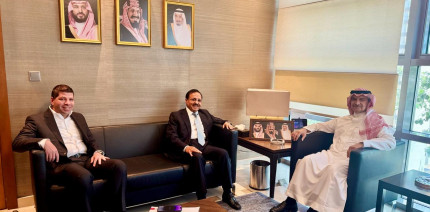 رئيس مجلس الإدارة الدكتور يوسف عصفور  يبحث مع سمو الأمير منصور بن خالد بن فرحان آل سعود آفاق التعاون المشترك